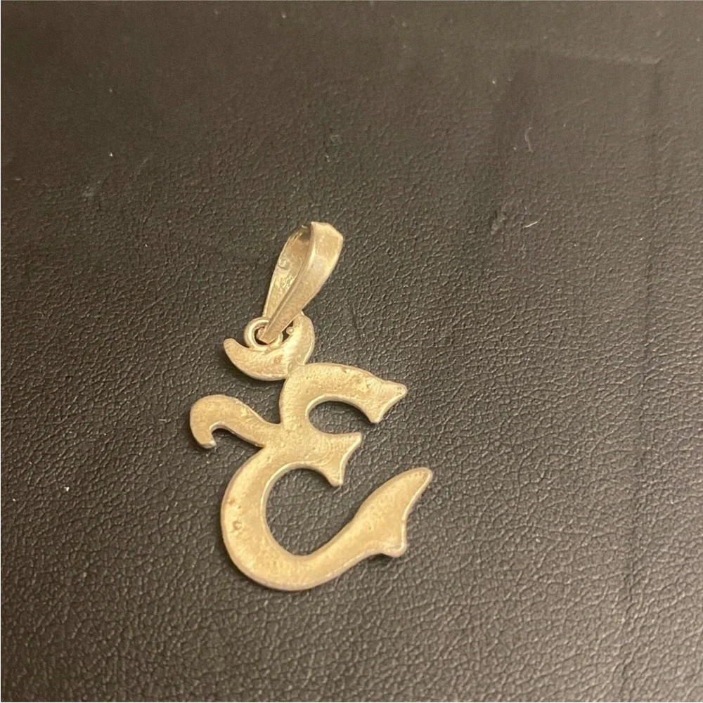Om (Ohm) Pendant Unbranded Silver Not stamped